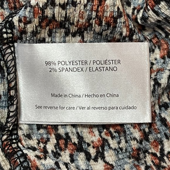 Women's Peace & Pearls Abstract Print Peasant Top with Buttons L - Picture 6 of 6